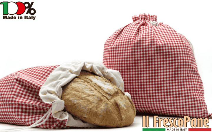 Un sacchetto portapane in stoffa per servire il pane in tavola: un Un sacchetto portapane in stoffa per servire il pane in tavola: un